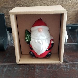 NWT- ceramic salt & Pepper shaker